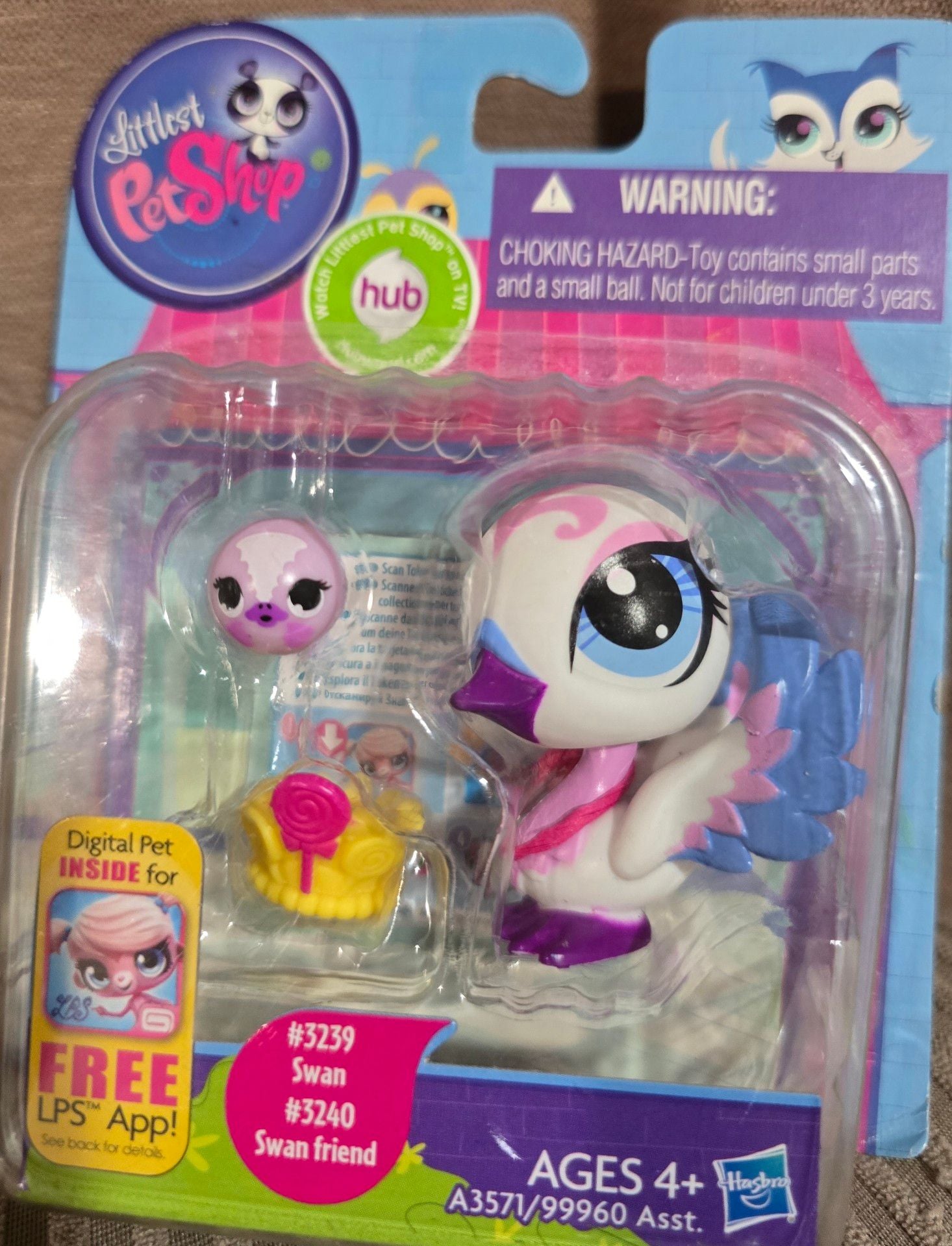 Littlest Pet Shop Swan #3239 & Swan Friend #3240 New 1