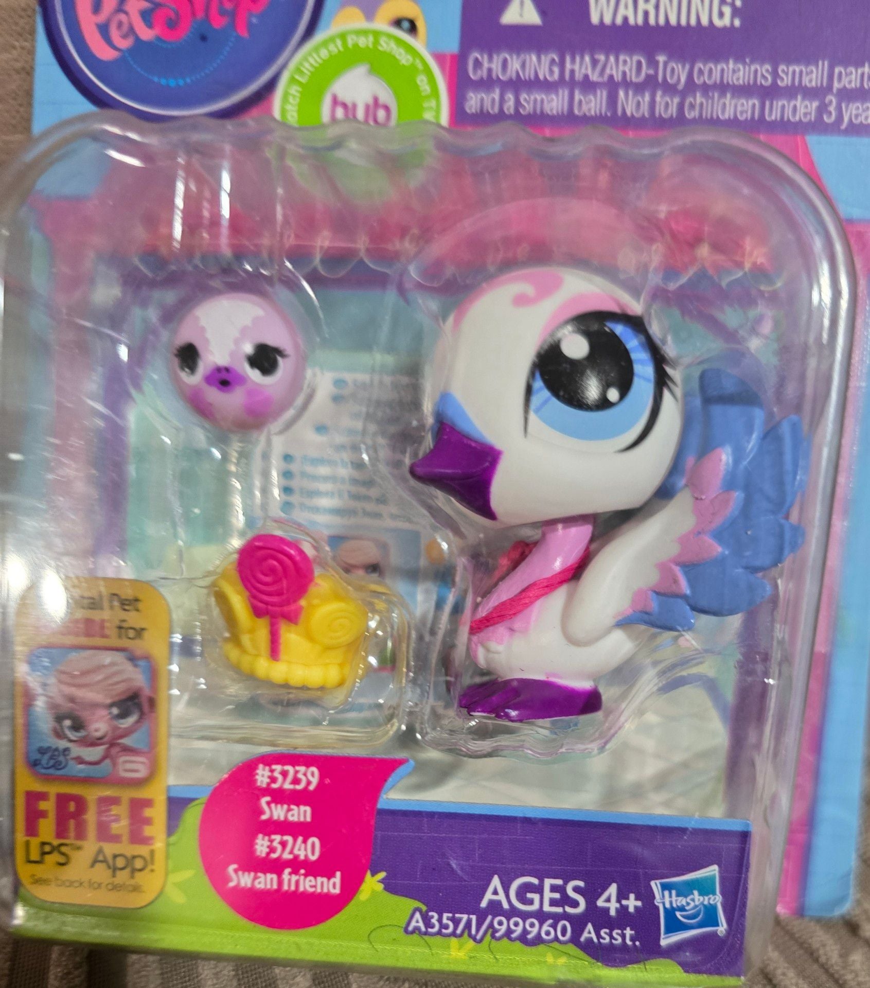 Littlest Pet Shop Swan #3239 & Swan Friend #3240 New 3