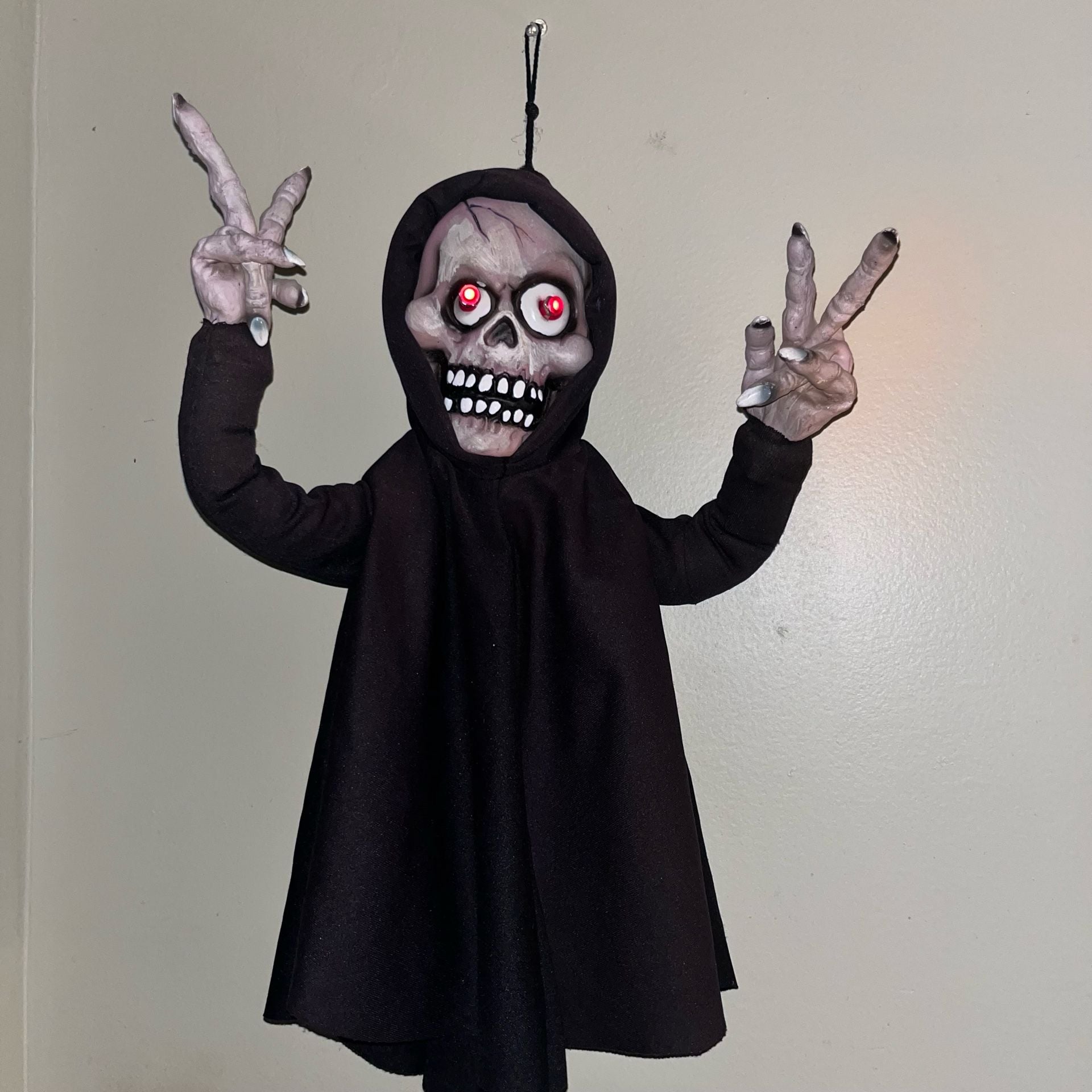 Halloween Hanging Grim Reaper Skull Prop Red Light Up Eyes Black Hooded Robe 2