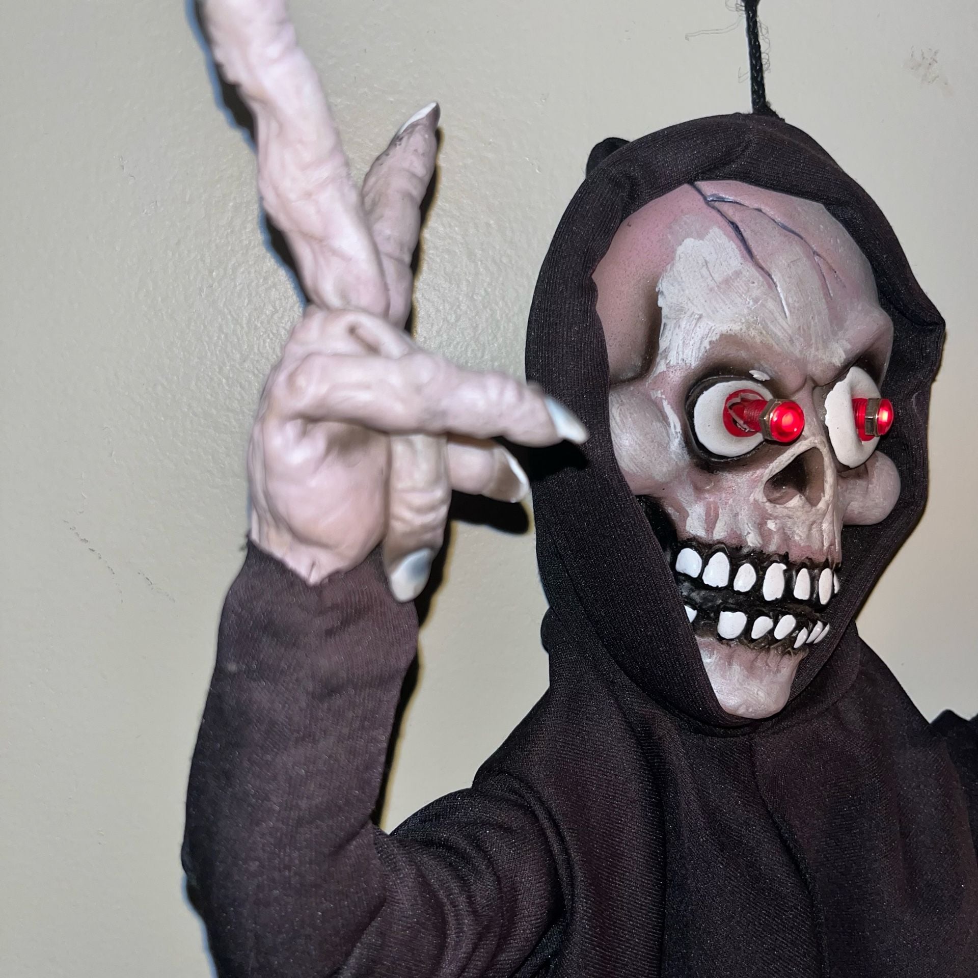 Halloween Hanging Grim Reaper Skull Prop Red Light Up Eyes Black Hooded Robe 3