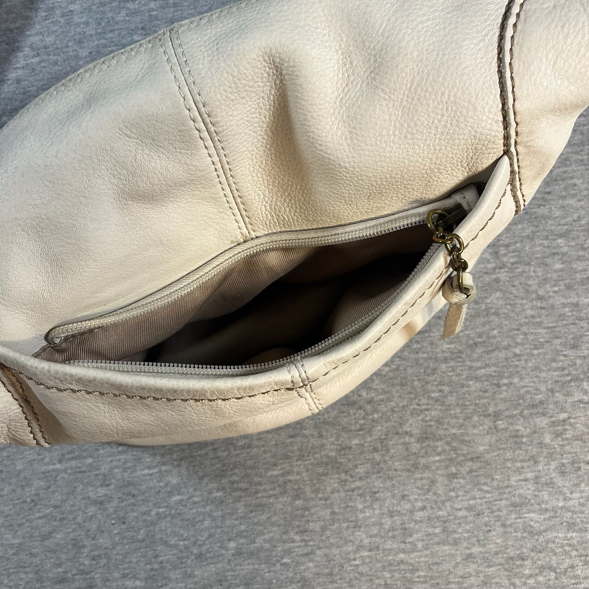 The Sak Iris Leather Hobo Bag Cream 5