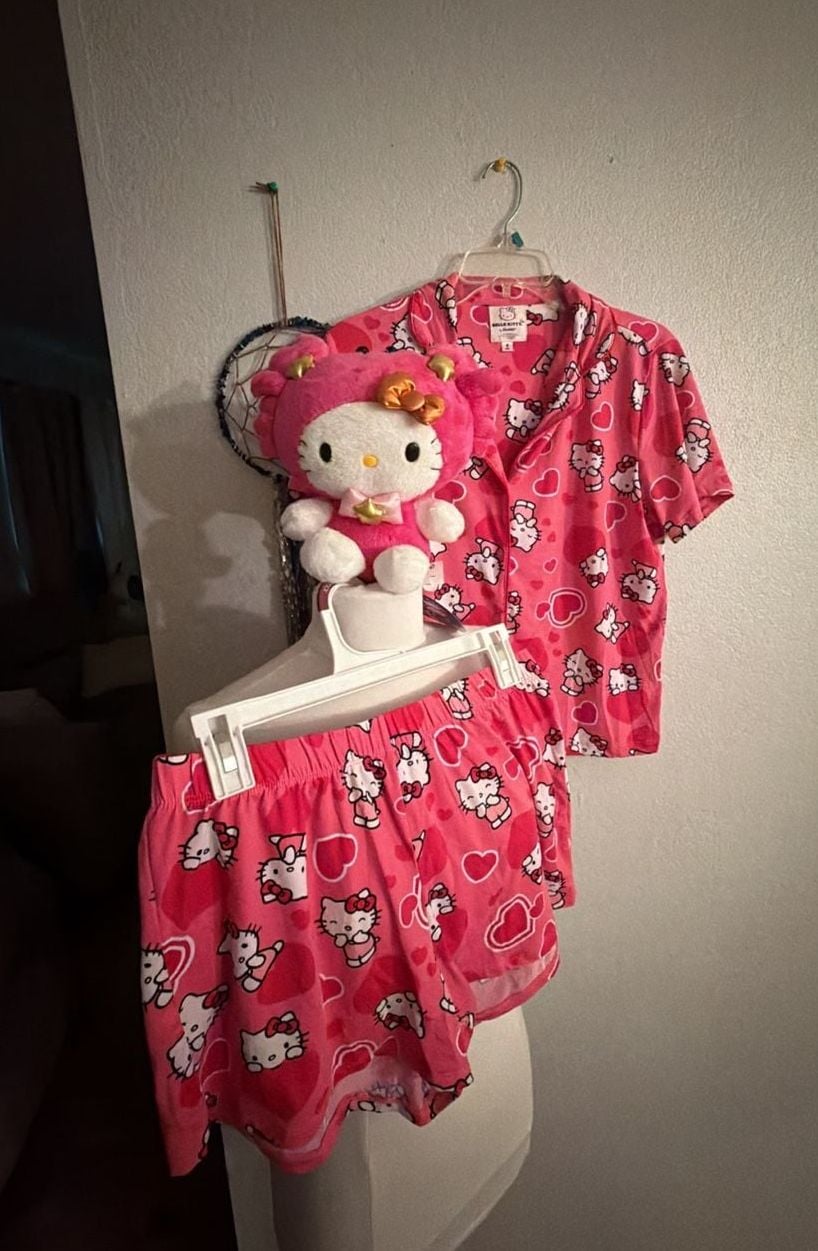 Bundle Hello Kitty Pajama Set Size S Pink Hearts Shorty PJs & plush doll 5