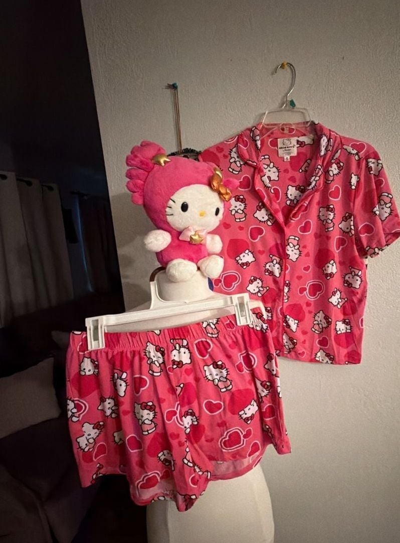 Bundle Hello Kitty Pajama Set Size S Pink Hearts Shorty PJs & plush doll 6