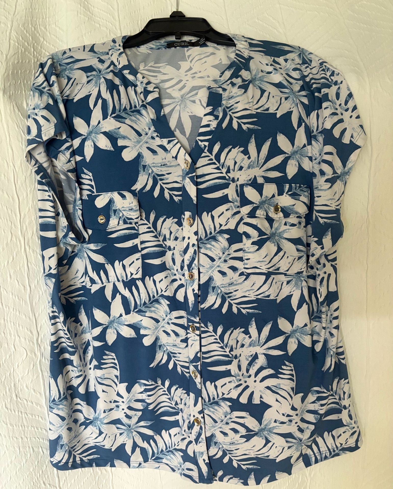 CURE Blouse Size 1XL Blue White Tropical Floral Button Front Pockets 2