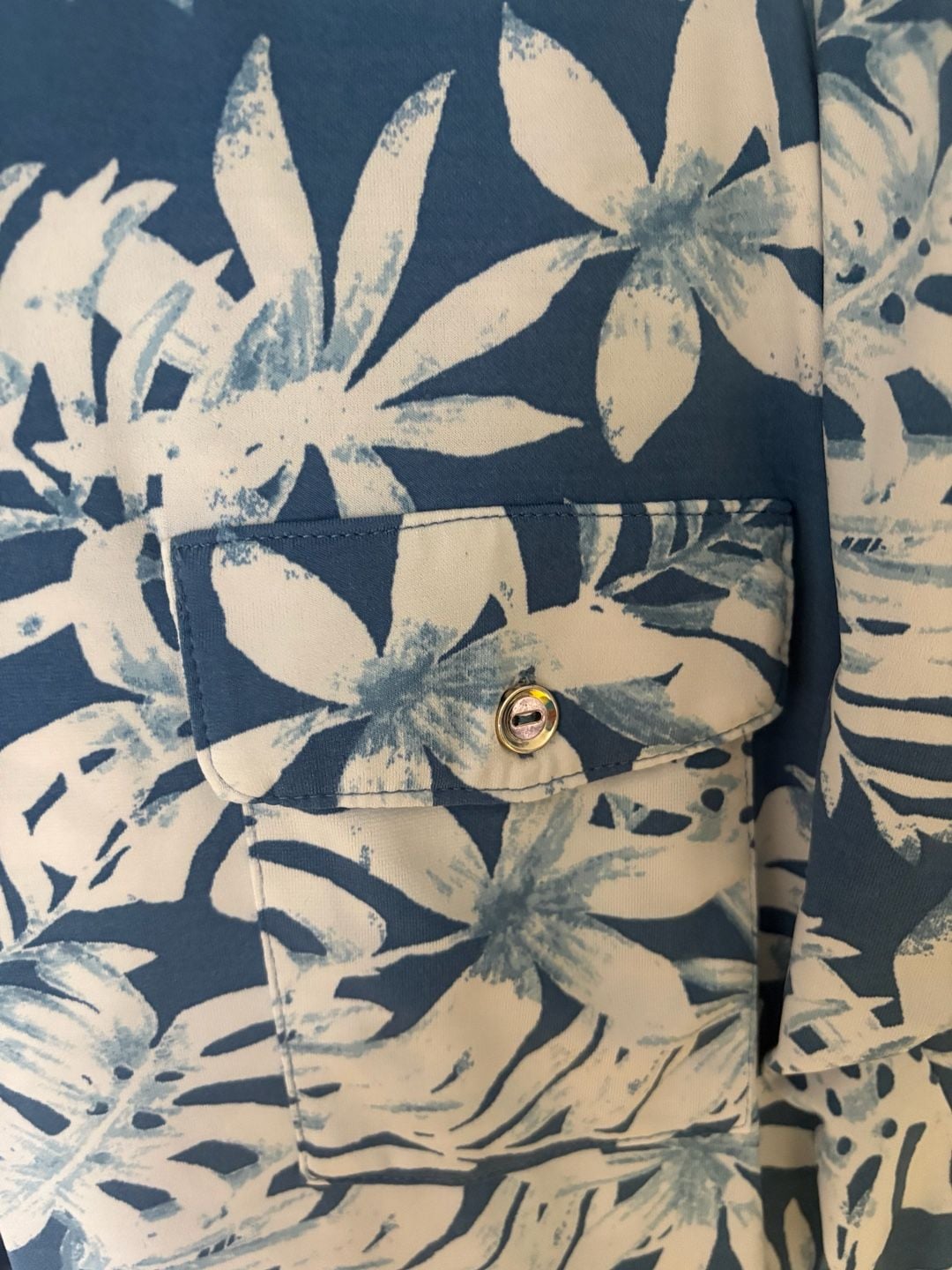 CURE Blouse Size 1XL Blue White Tropical Floral Button Front Pockets 3