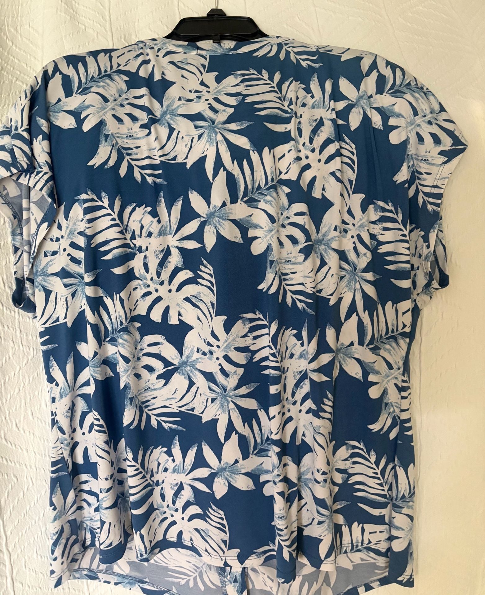 CURE Blouse Size 1XL Blue White Tropical Floral Button Front Pockets 5