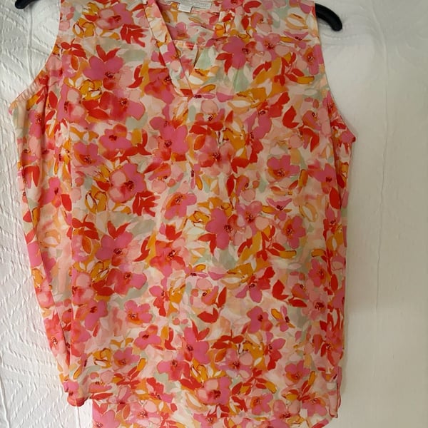 Juniper + Lime Sleeveless Blouse Size S Pink Floral Print V-Neck Top