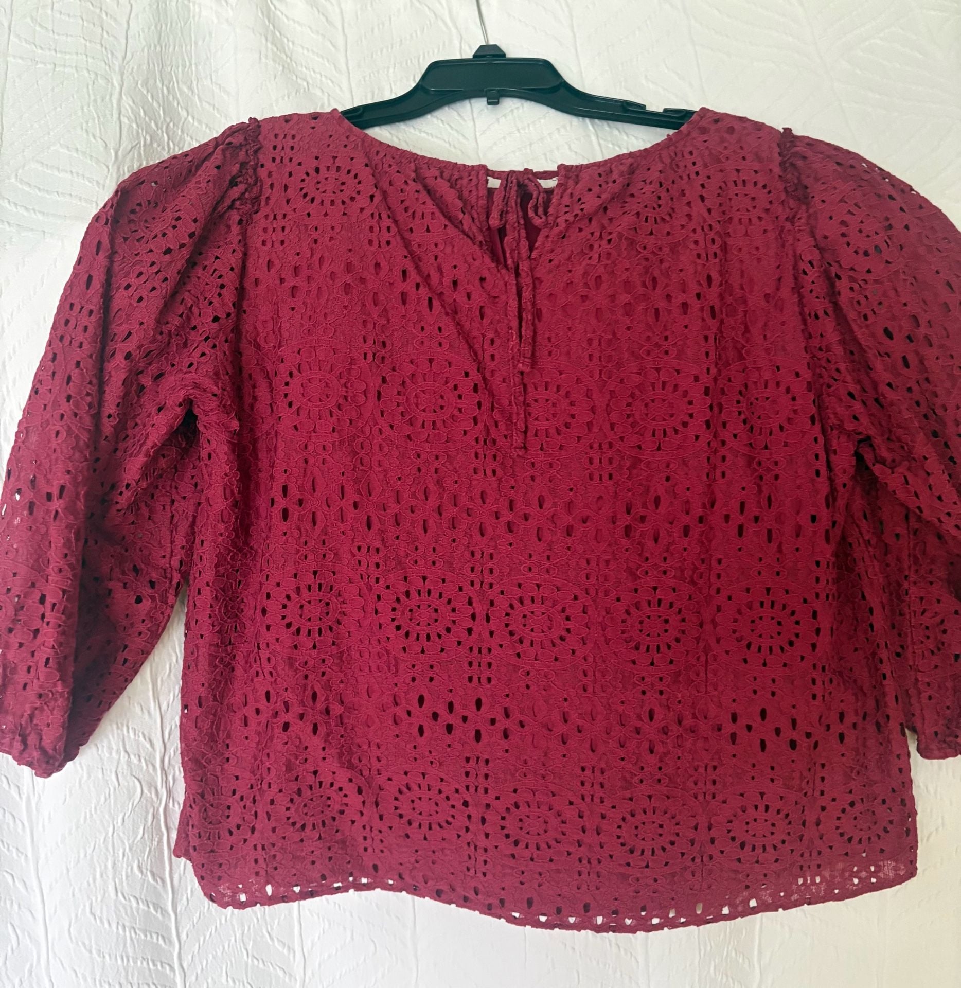 LC Lauren Conrad Eyelet Top Size 0X Burgundy Puff Sleeve Blouse 2