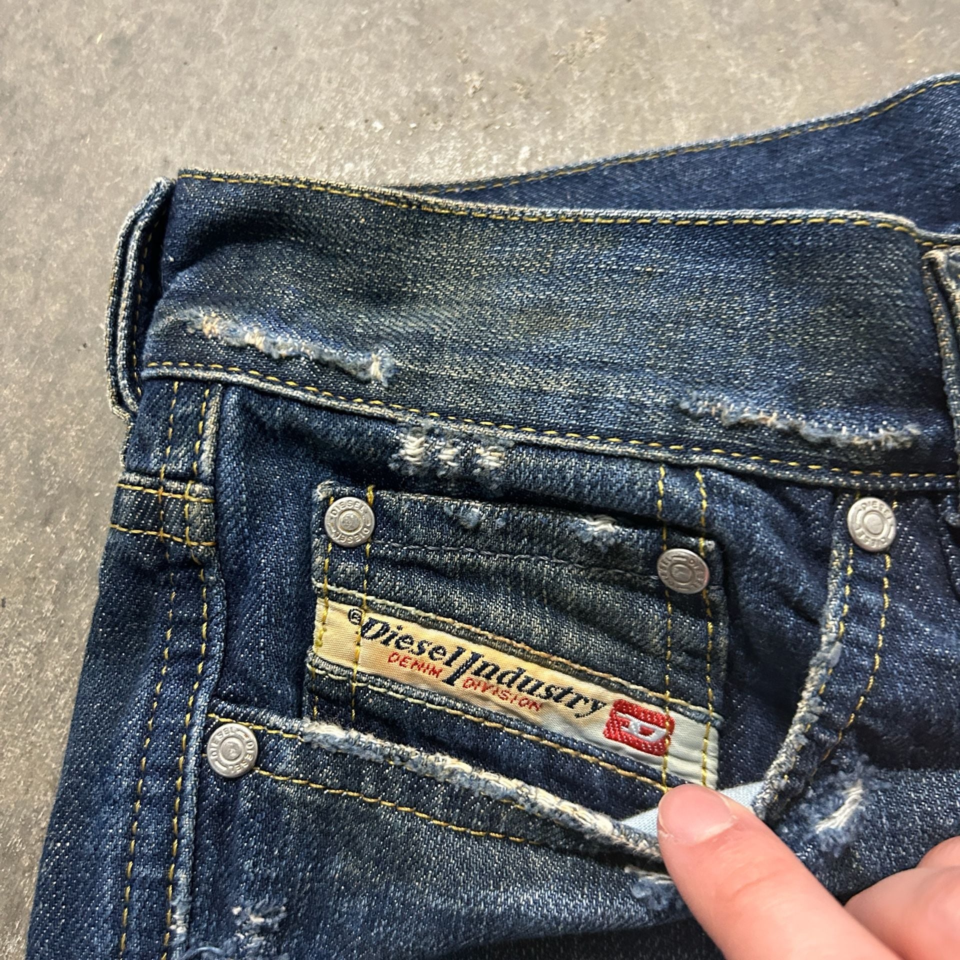 Diesel Rame L.32 Shorts Size 28 Blue Distressed Cuffed Denim 4