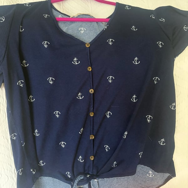 All in Love Top Size XL Blue Anchor Print Button-Front Tie Hem