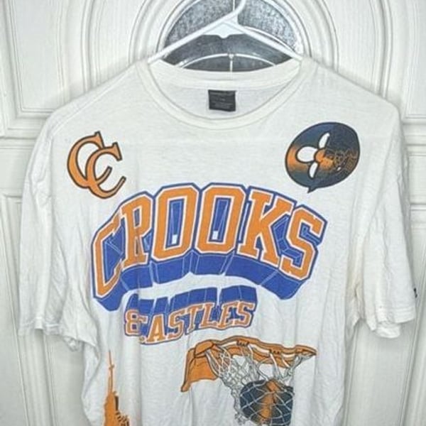 Crooks & Castles T-Shirt Size L White Basketball Graphic