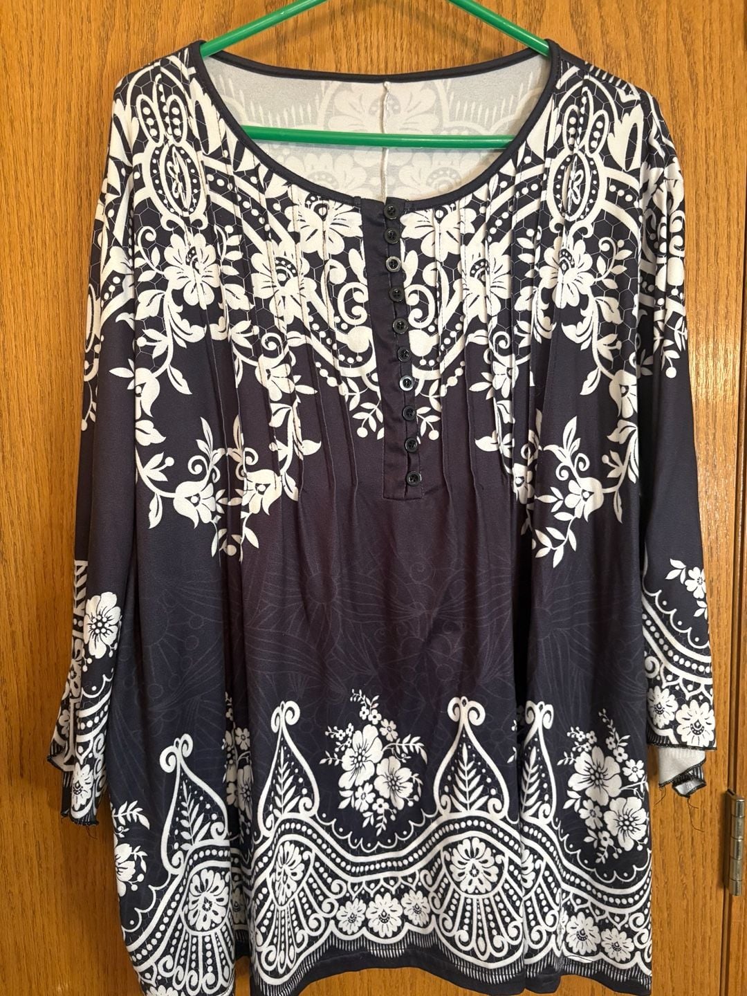 Black White Floral Paisley Tunic Plus 3XL Pleated Button Front Top 2