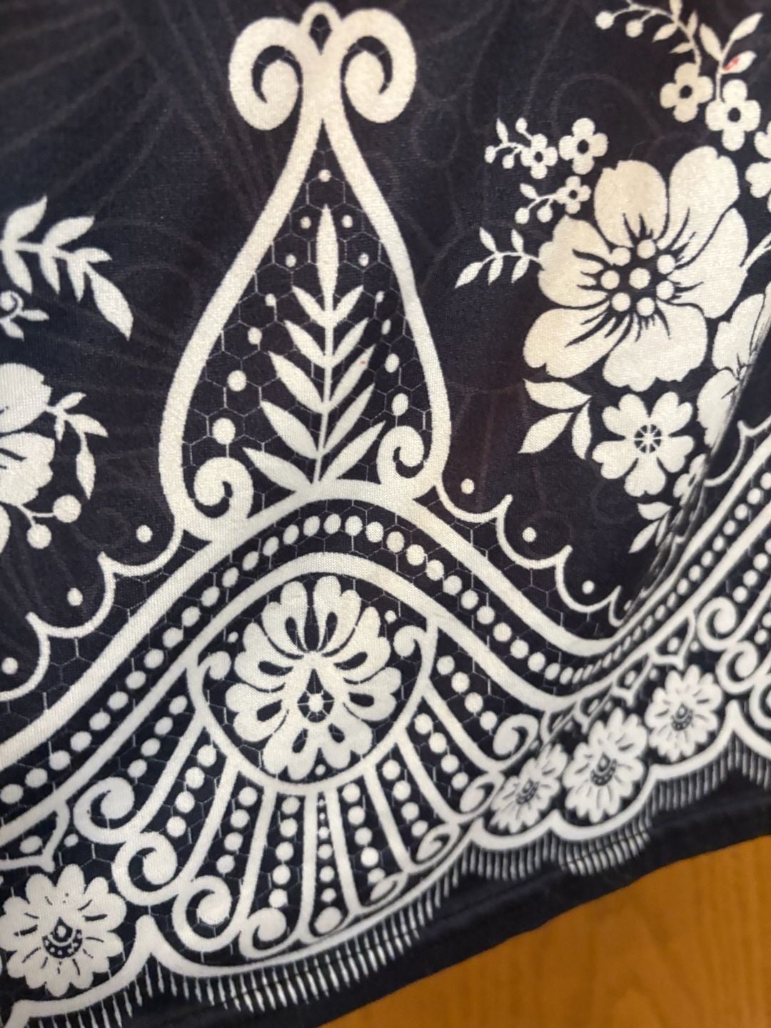 Black White Floral Paisley Tunic Plus 3XL Pleated Button Front Top 5