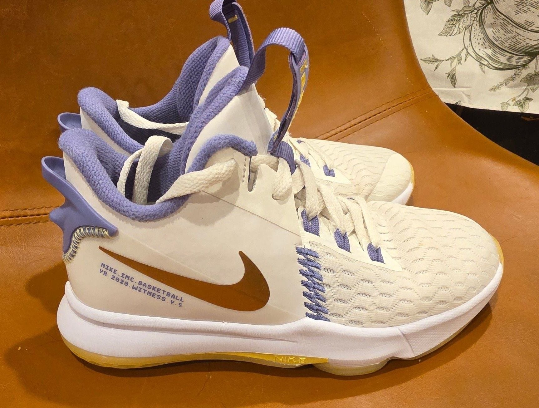 Nike LeBron Witness 5 Size 3Y White Metallic Bronze Basketball Shoes 2