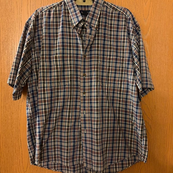 Van Heusen Plaid Button Down Shirt Size 16-16 1/2 Short Sleeve