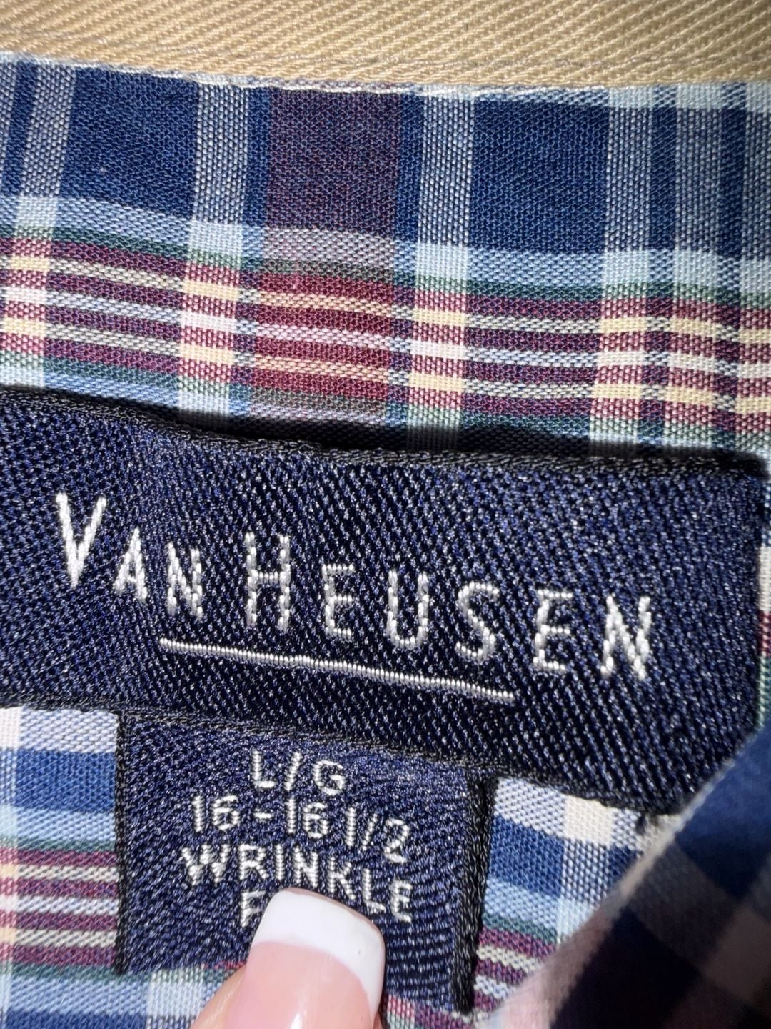 Van Heusen Plaid Button Down Shirt Size 16-16 1/2 Short Sleeve 6