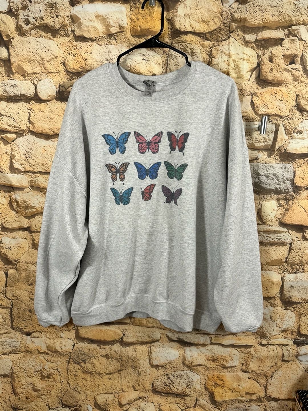 Gildan Butterfly Crewneck Sweatshirt Size 2XL Gray Good Things Ahead 3