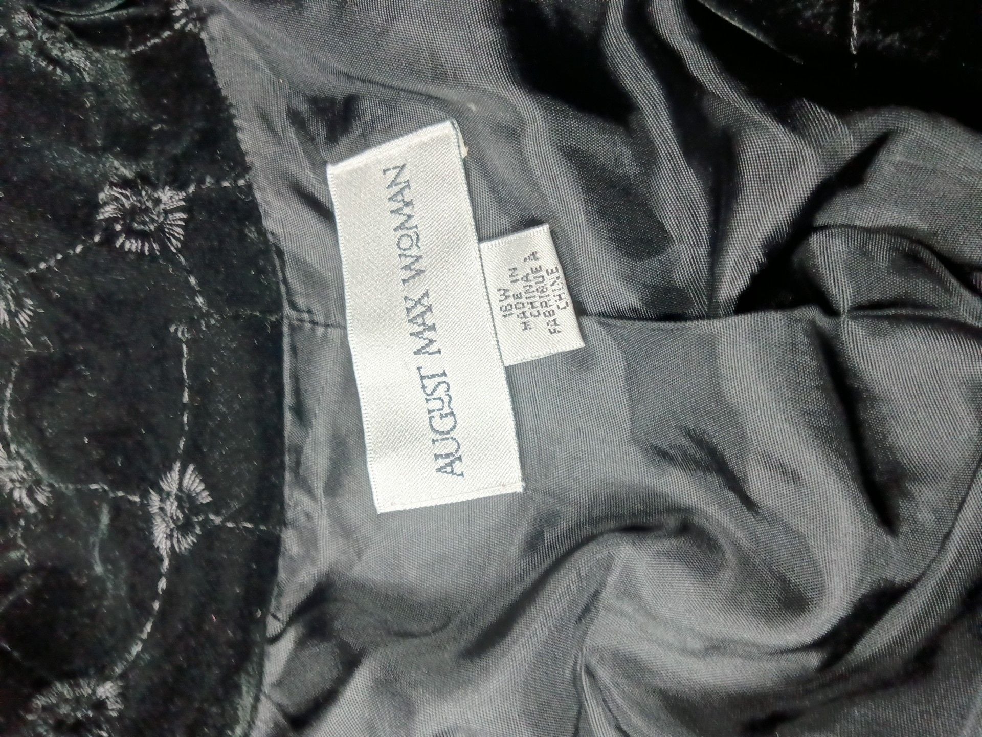 August Max Woman Velvet Suit Set Size 16W Black Embroidered 2-Piece 2