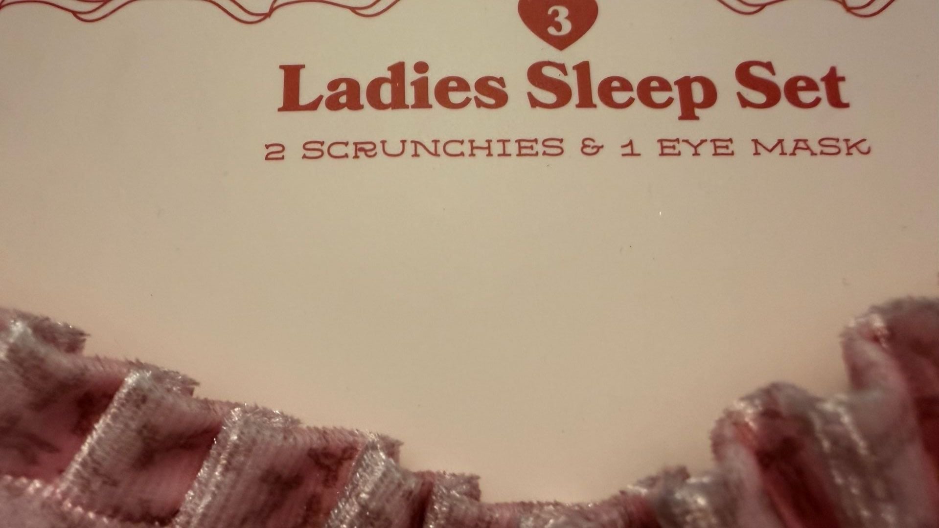 NEW Gertex Pink Velvet Sleep Eye Mask & 2 Scrunchies 3 Piece Set 4