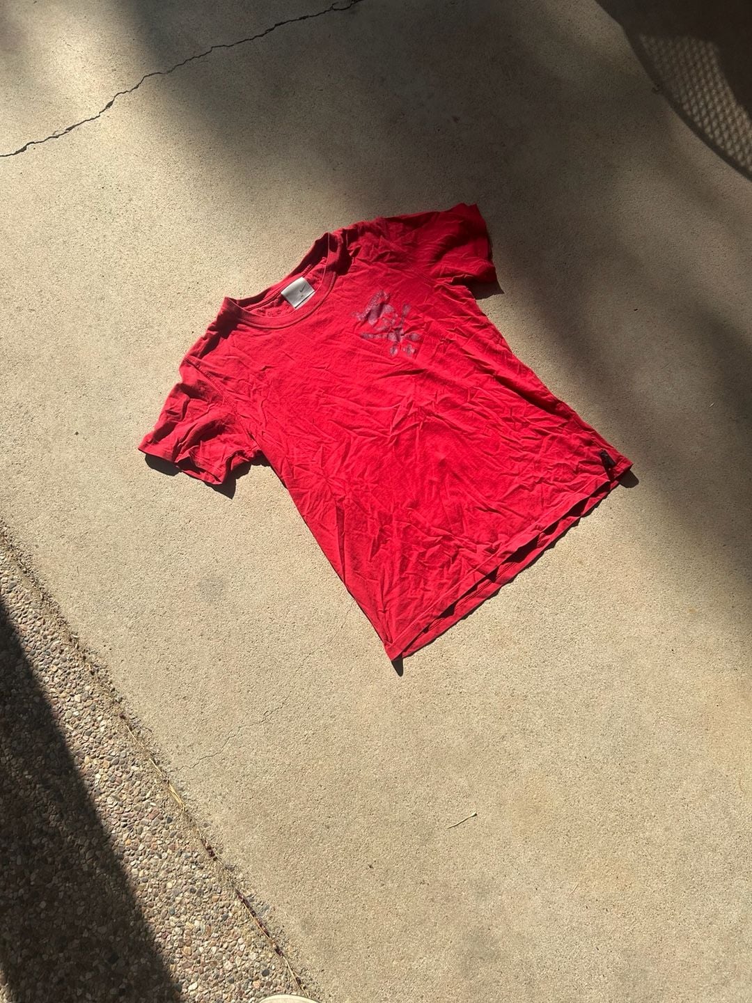 Y2k Nike T-Shirt Size M Red Skull Crossbones Graphic Tee 1