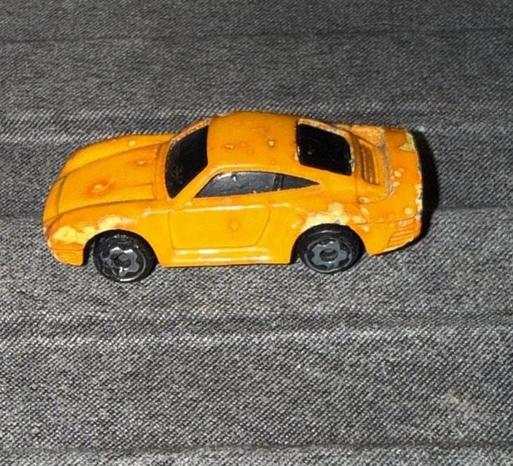 Hot Wheels Porsche 959 Micro Racer Orange Diecast Toy Car 1