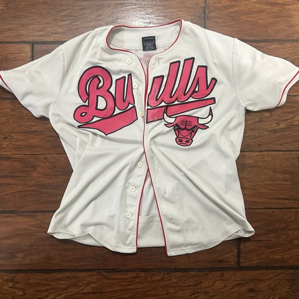 Vintage NBA Chicago Bulls Baseball Jersey Size Medium White Red 66 Button Down