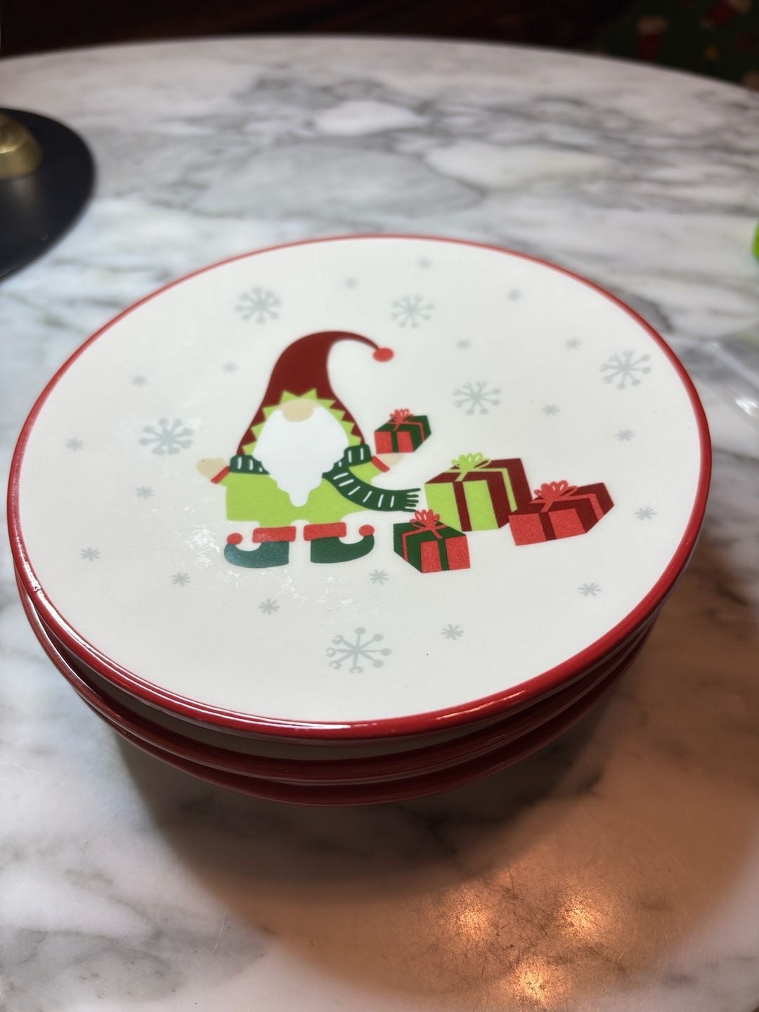Envogue Holiday Collection Christmas Gnome 6" Dessert Plates 1