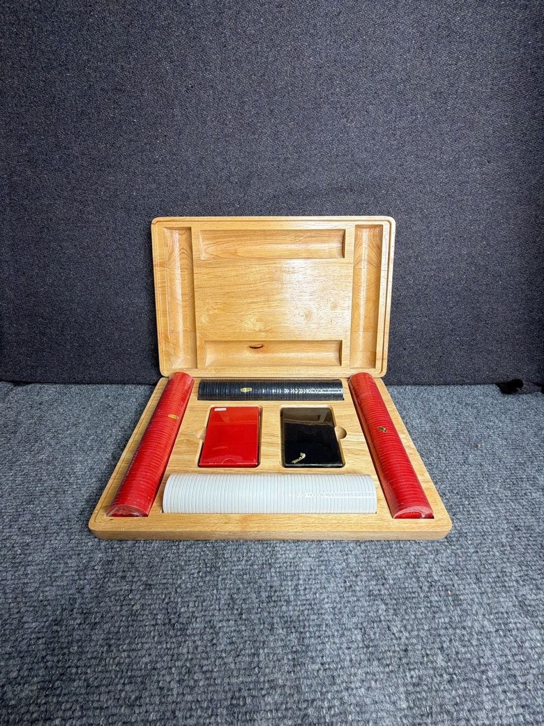 Marlboro Wooden Poker Chip Set With Case And Cards 1