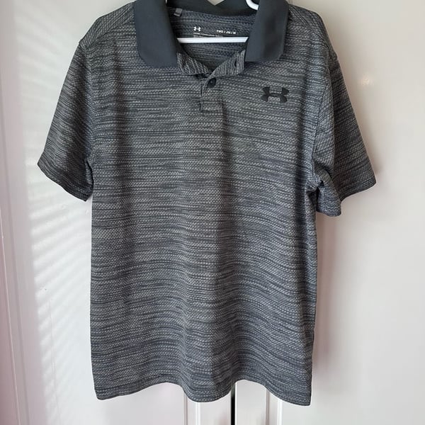 Under Armour Performance Polo Size YMD Gray Textured Short Sleeve Shirt