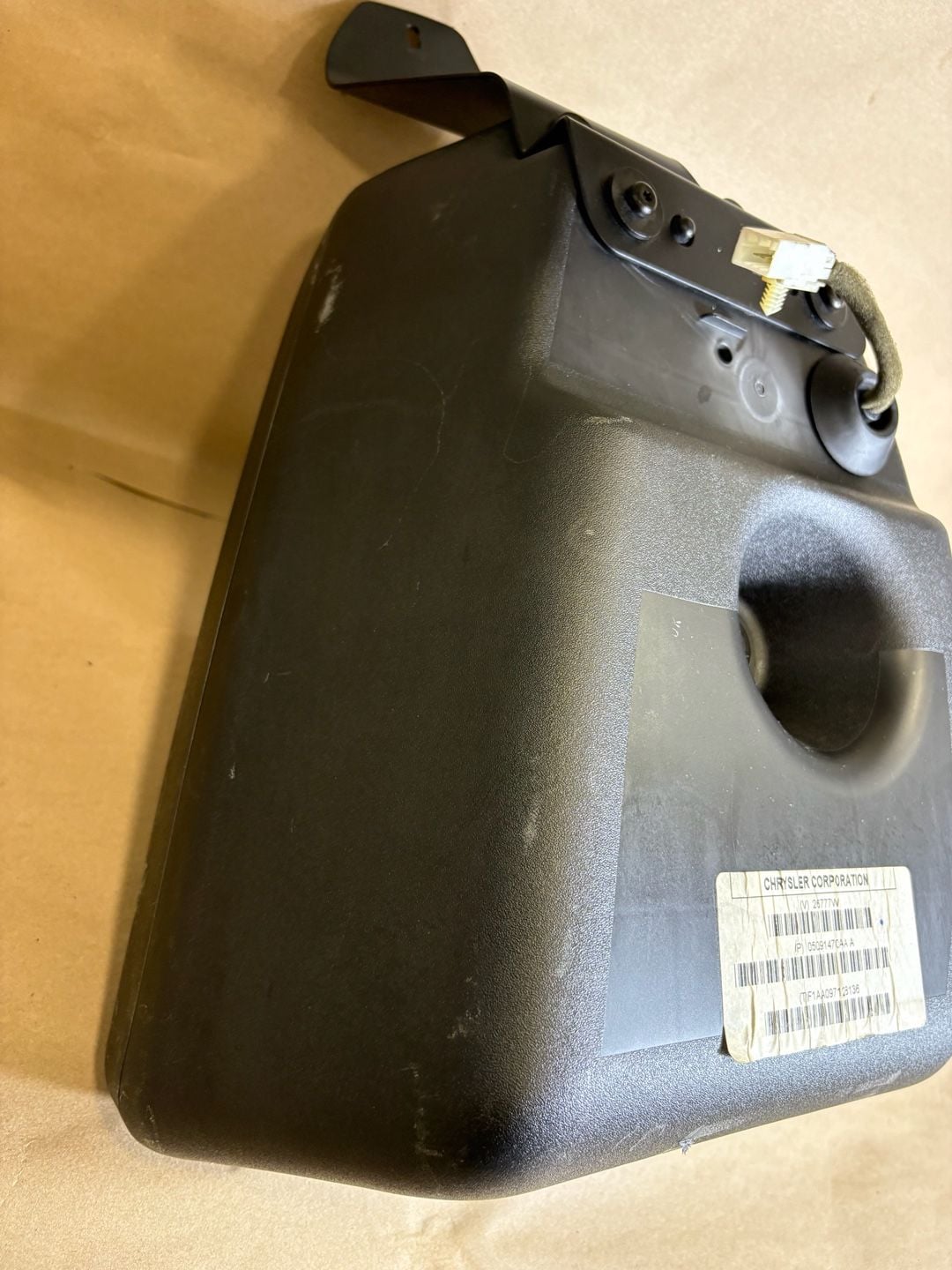 Chrysler Beats Audio OEM Subwoofer Speaker 05091470AA 10
