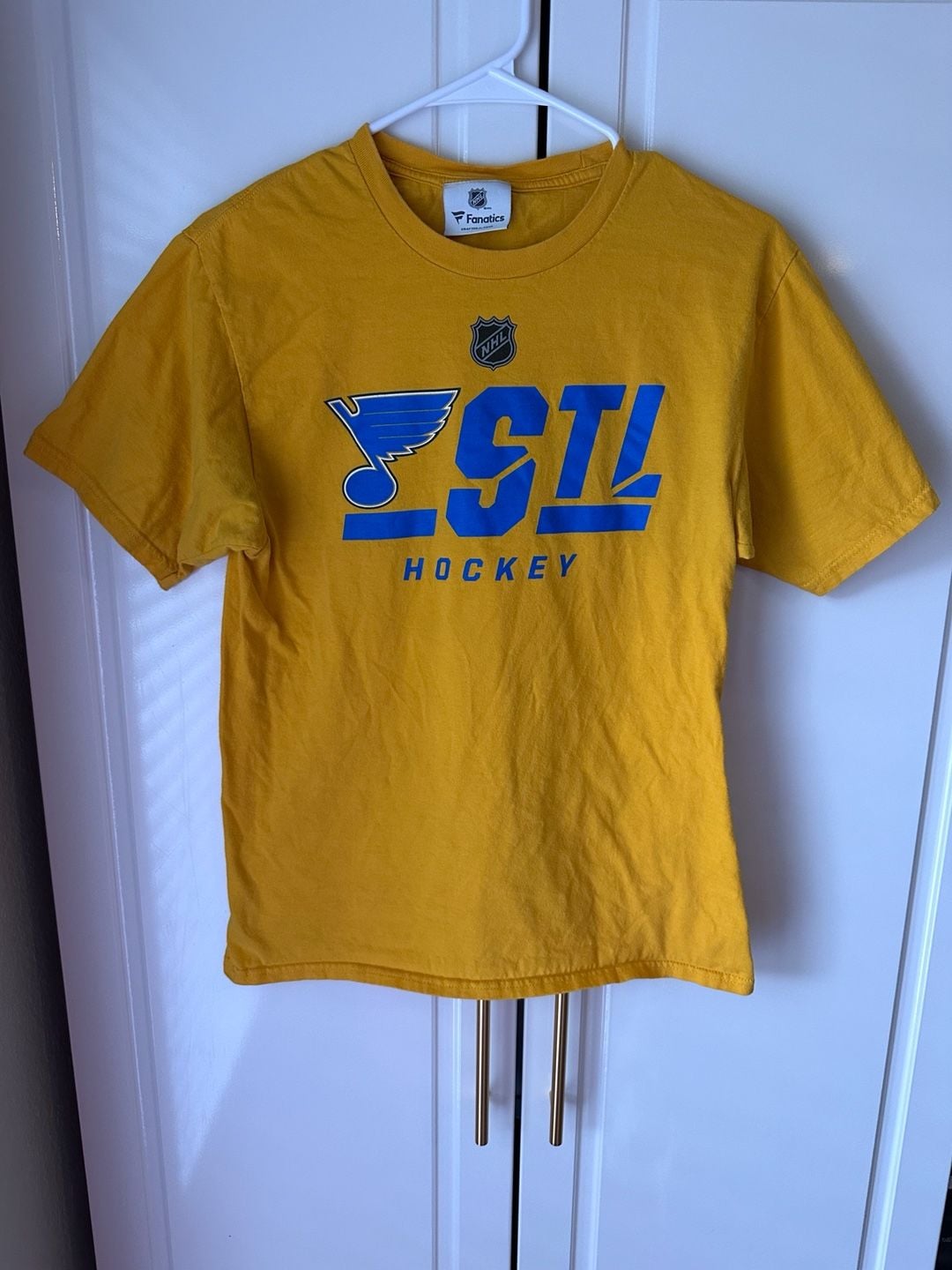 Fanatics St. Louis Blues STL Hockey T-Shirt Size Small Gold 2