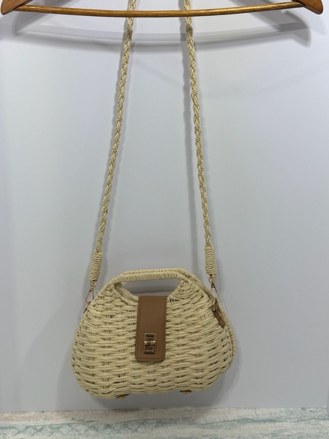 Unbranded Woven Straw Dumpling Crossbody Bag Beige Brown Lock Clasp Summer 4