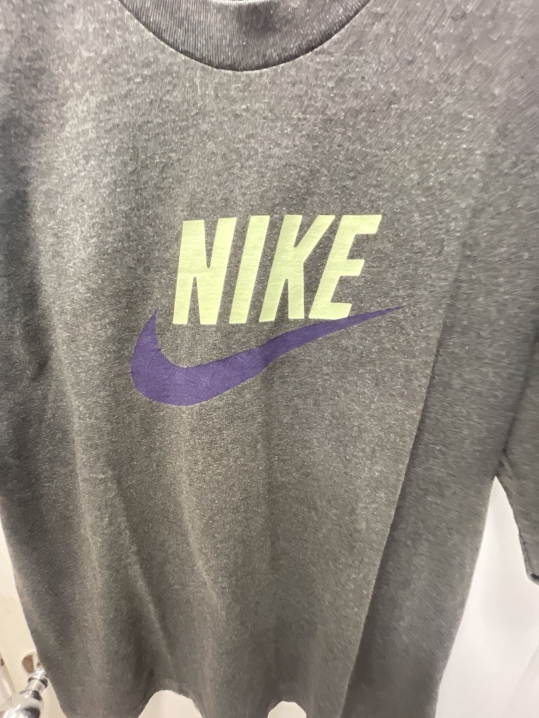 Nike Graphic T-Shirt Size XL Gray Logo 5