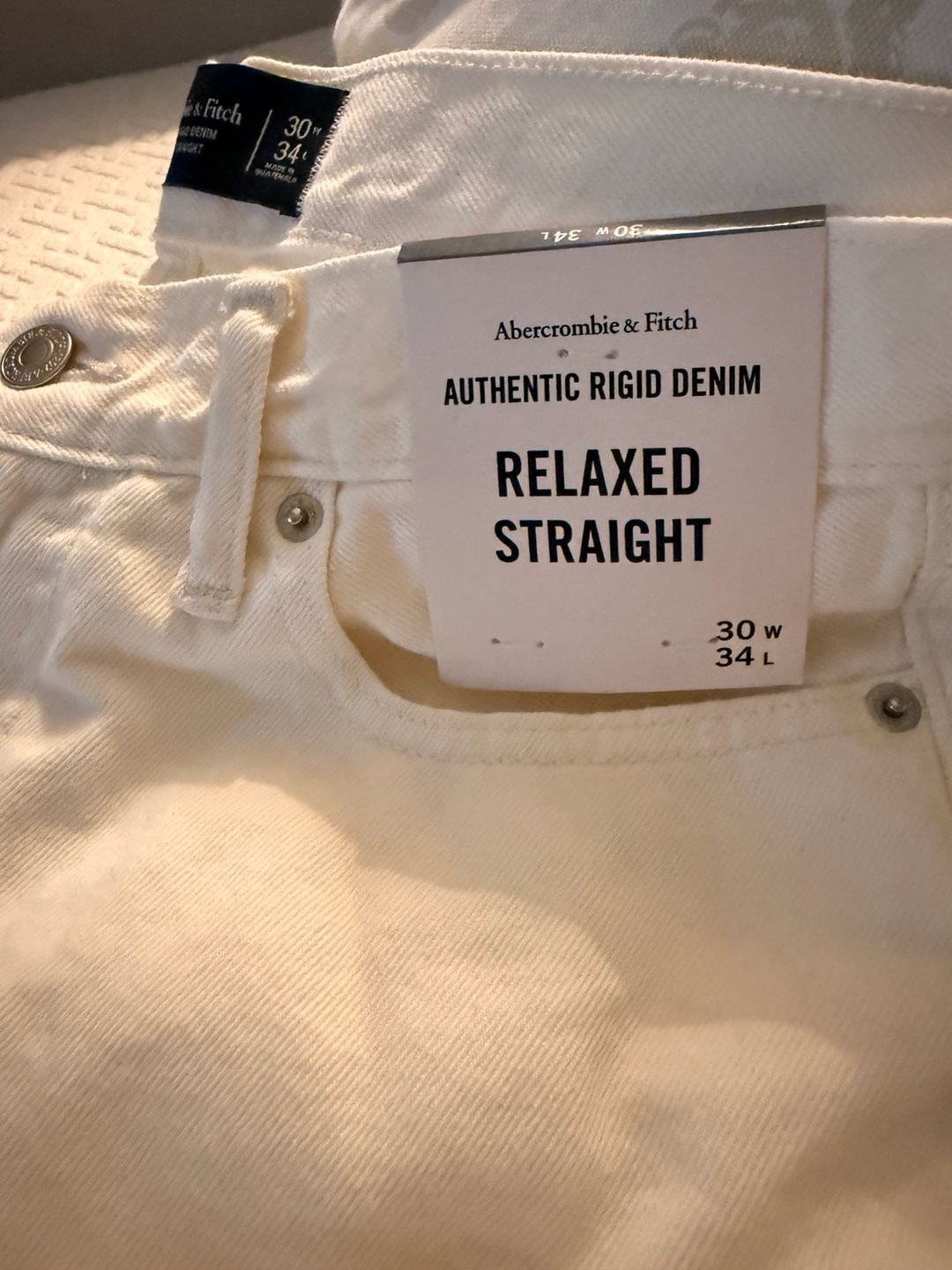 NWT Abercrombie & Fitch Relaxed Straight Jean Size 30X34 w/flaw 9