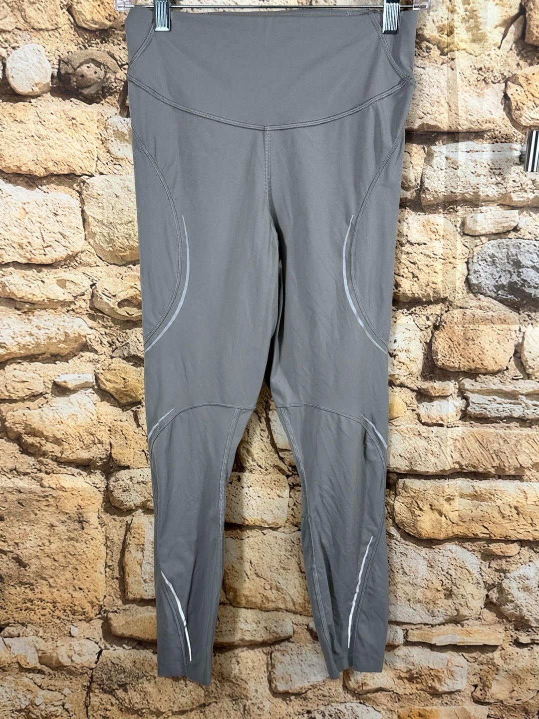 Lululemon Base Pace High-Rise Tight 25" Size 6 Reflective Grey 2