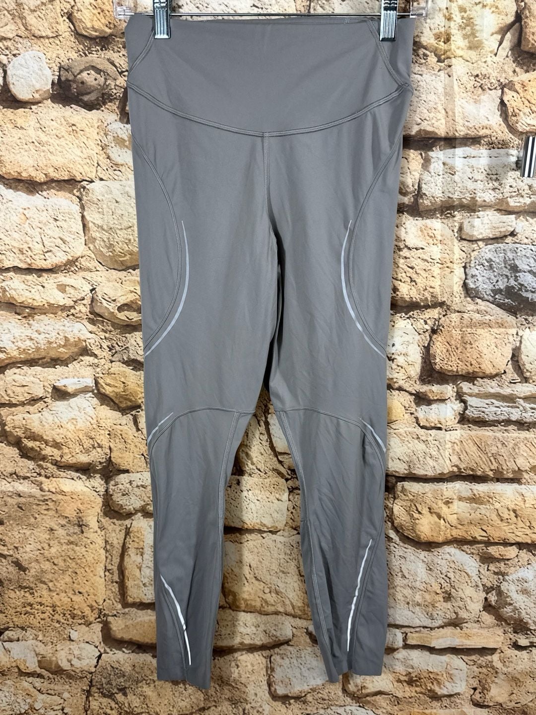 Lululemon Base Pace High-Rise Tight 25" Size 6 Reflective Grey 7