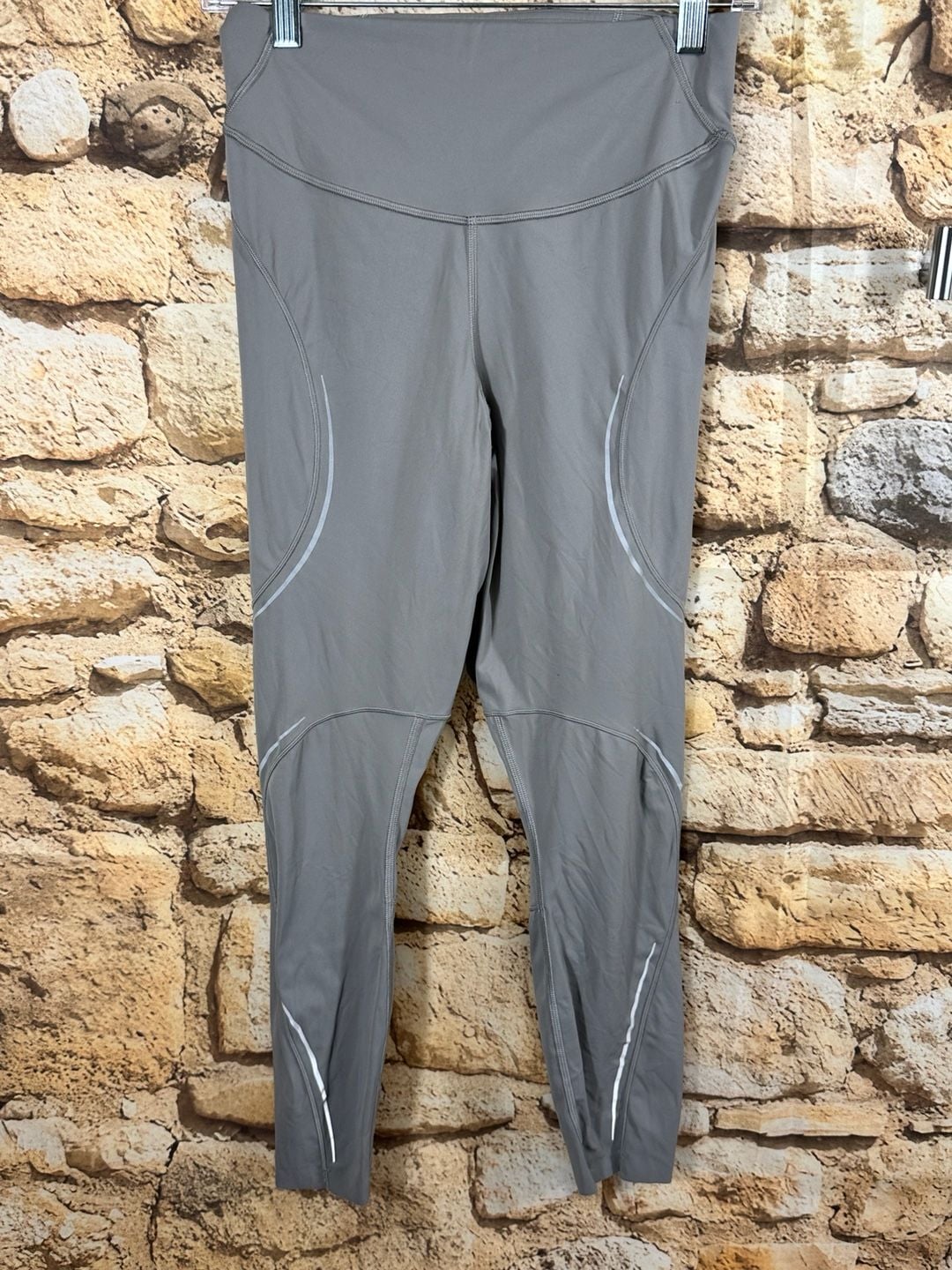 Lululemon Base Pace High-Rise Tight 25" Size 6 Reflective Grey 8