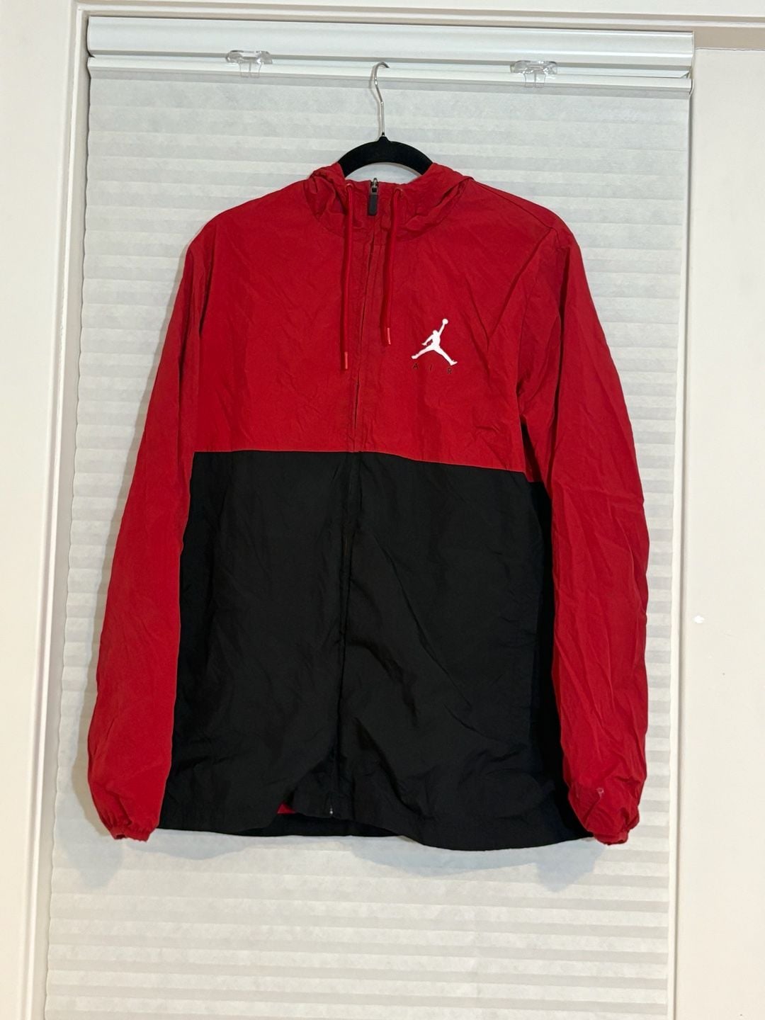 Jordan Windbreaker Jacket Size M Red Black Full Zip Hooded Jumpman 2