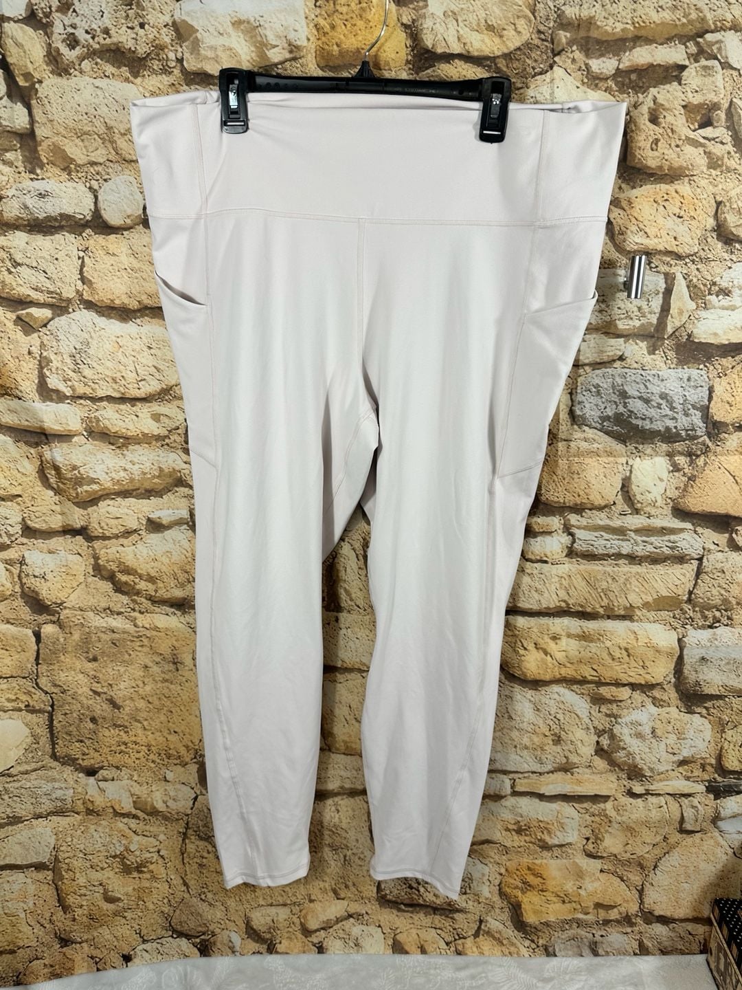 Fabletics PureLuxe Leggings Size 4X baby pink Pocket High Waist 10