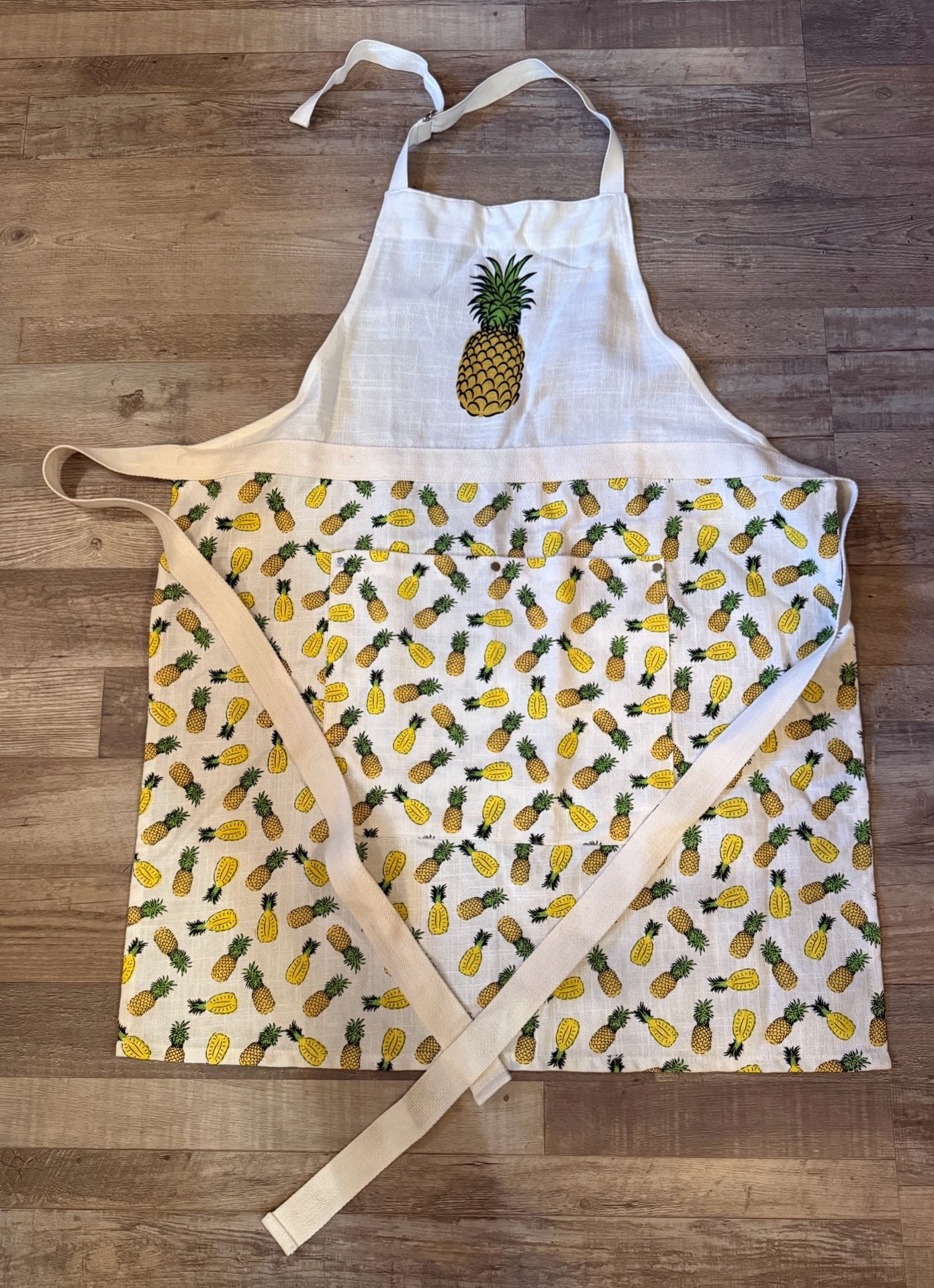 Cynthia Rowley Kitchen Apron Pineapple Print White 1