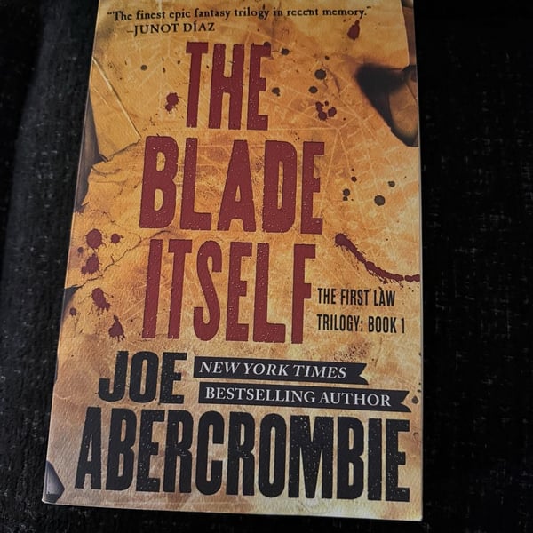 Joe Abercrombie The Blade Itself Paperback Novel Book