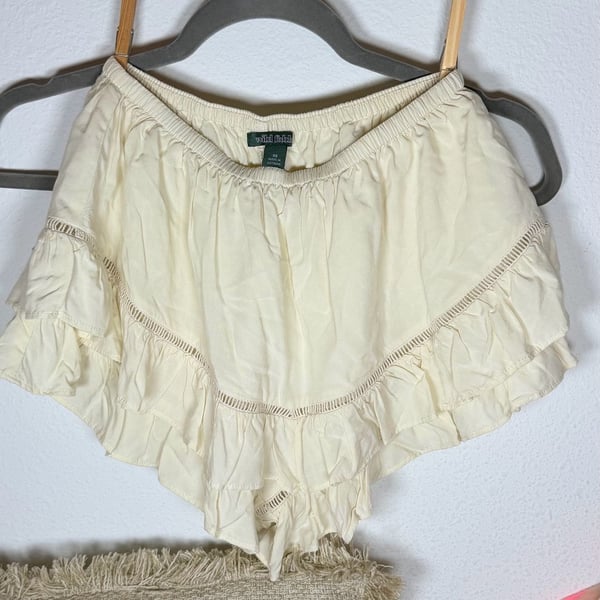 Wild Fable Shorts Size XS Cream Ruffle Tiered Skort