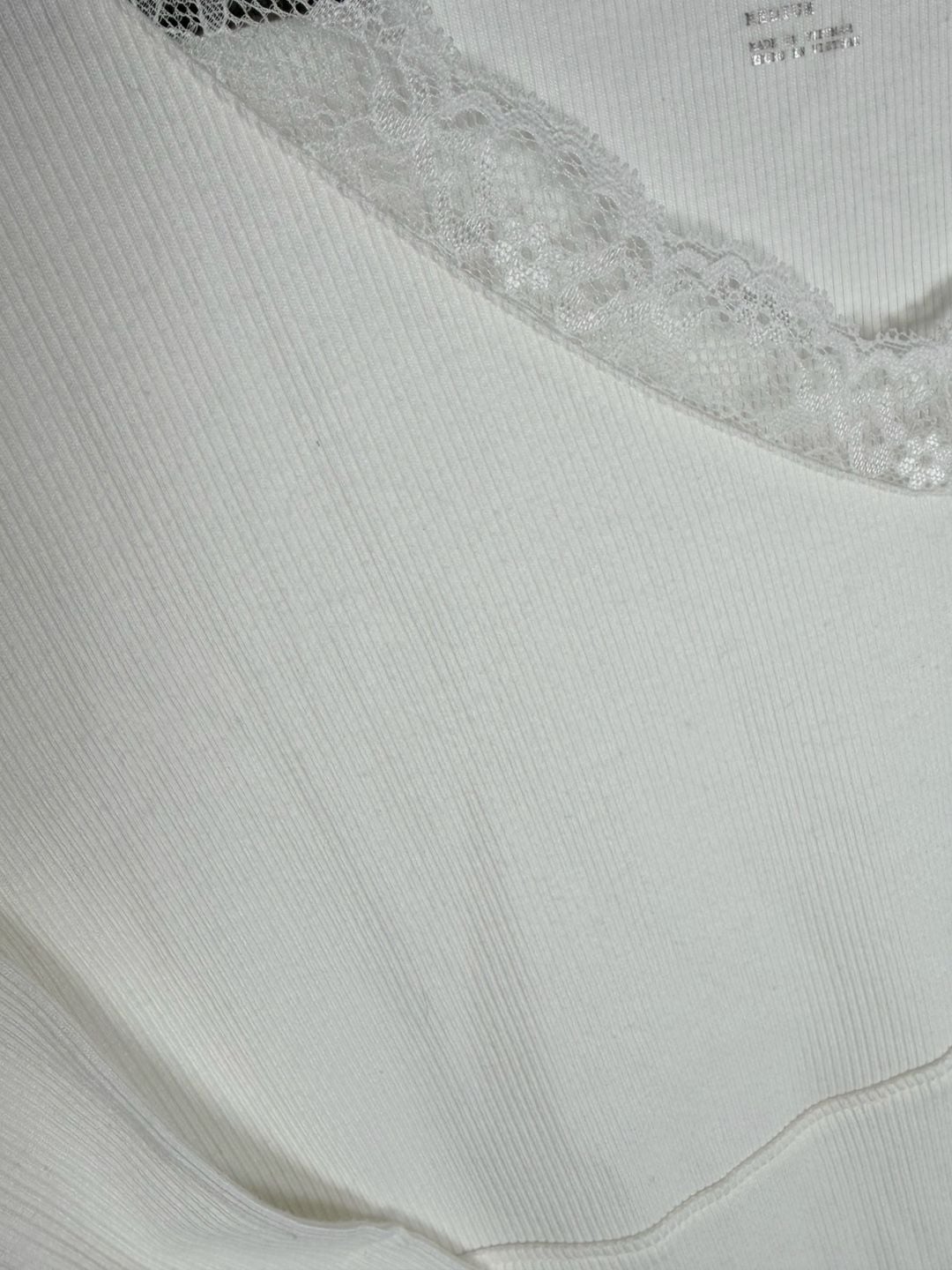 A New Day Lace Trim V-Neck Ribbed Top Size Medium White Long Sleeve 3
