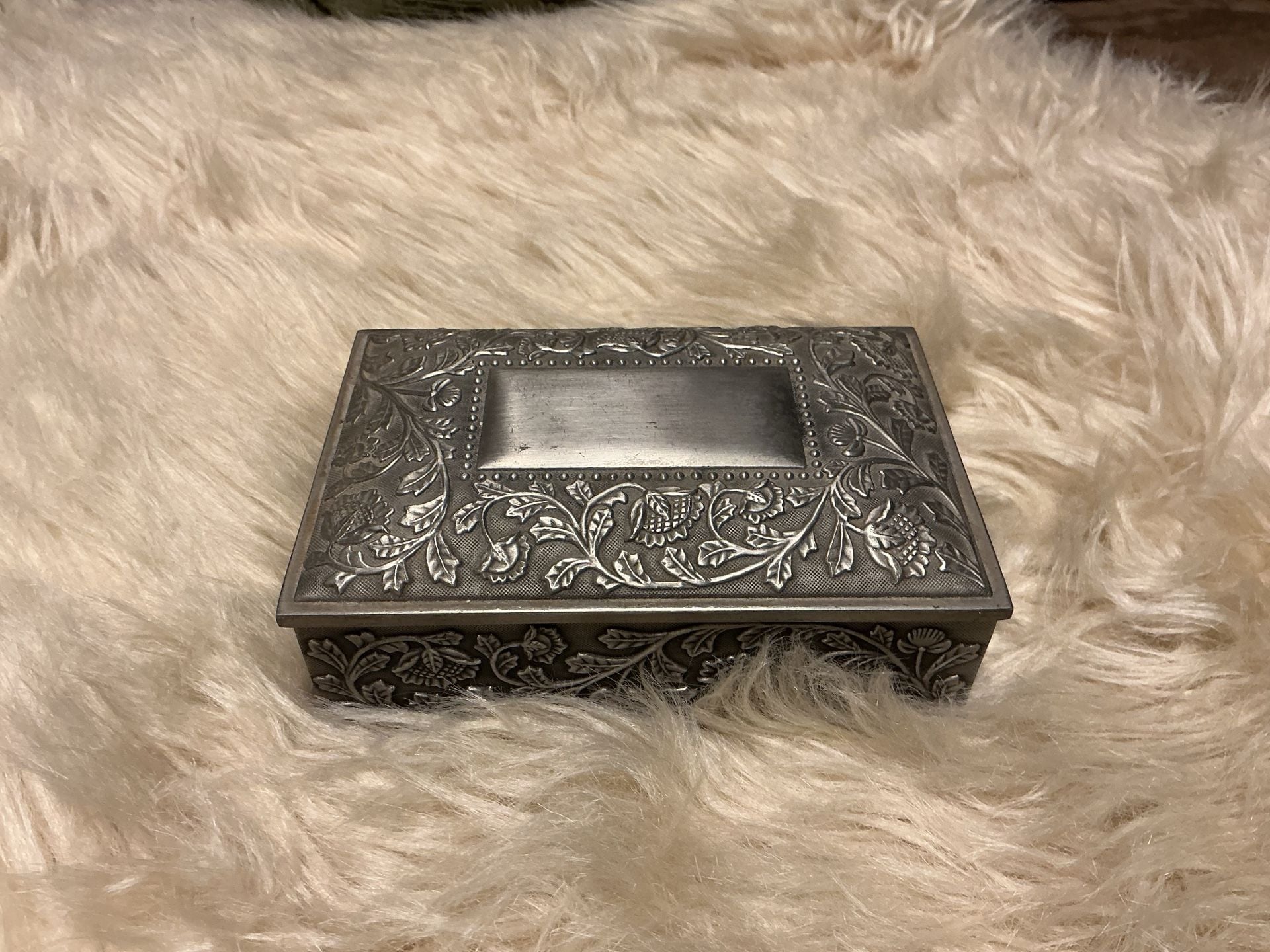 Vintage Godinger Silver Plate Ornate Floral Trinket Box Velvet Lined 1