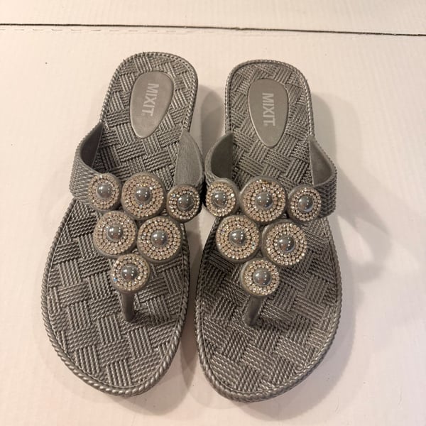 Mixit Size 10 Pewter Grey Rhinestone Beaded Flip Flop Sandals
