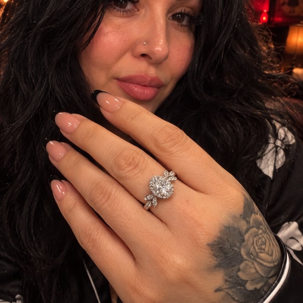 Oval Brilliant-Cut Moissanite Halo Ring with Pavé Leaf/Vine Accents 1 ct. BNWT

