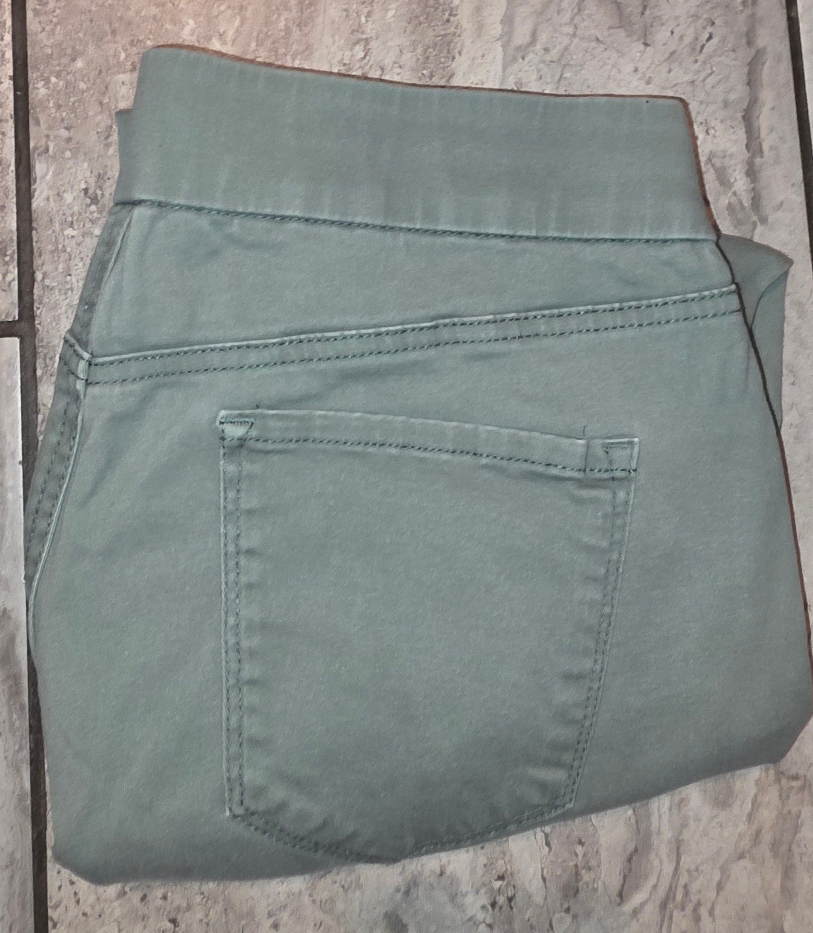 Nine West Heidi Pull On Crop Pants Size 14 Green 6