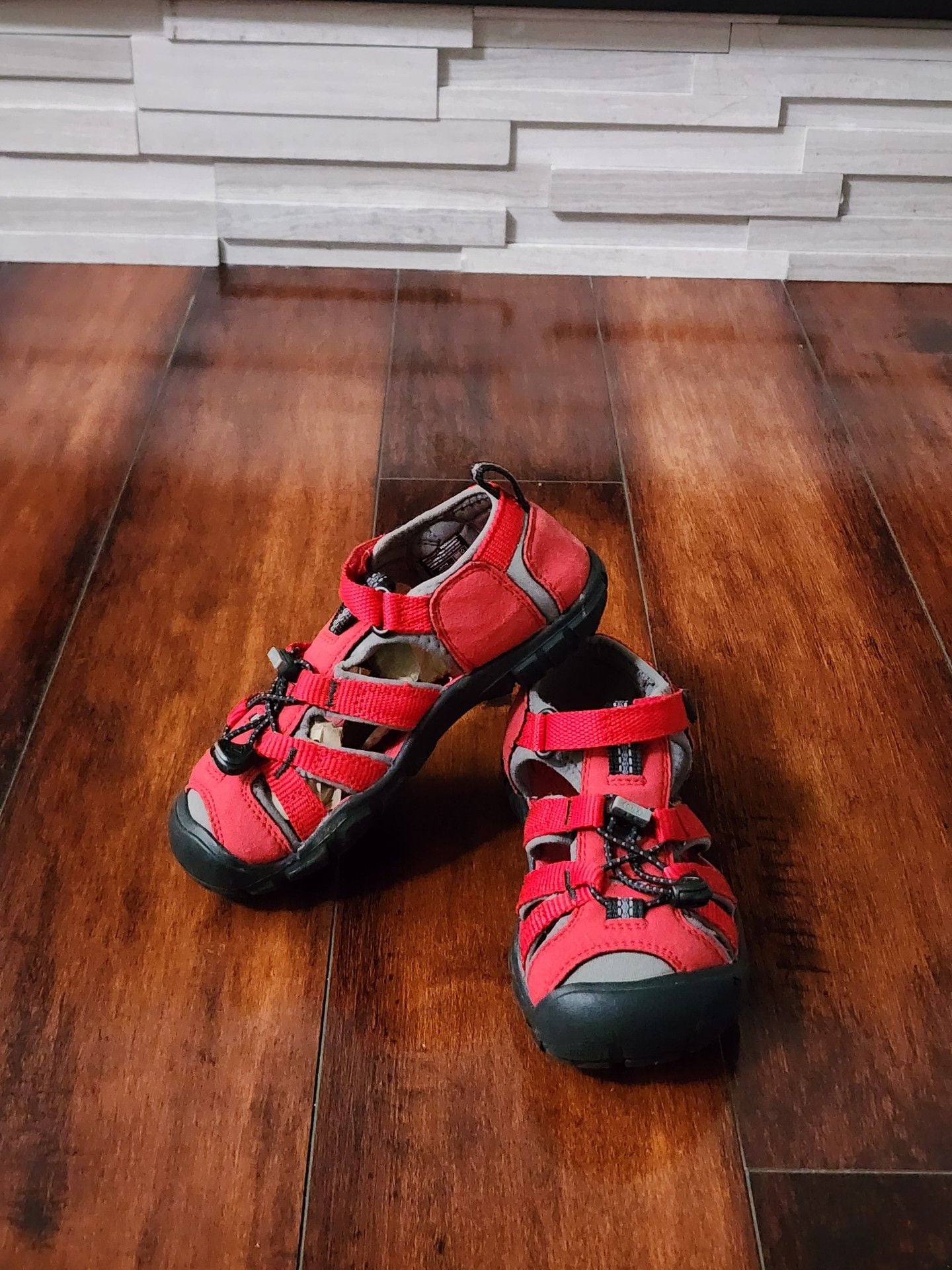 KEEN Kids Newport H2 Sandals – Red – Size 12 2