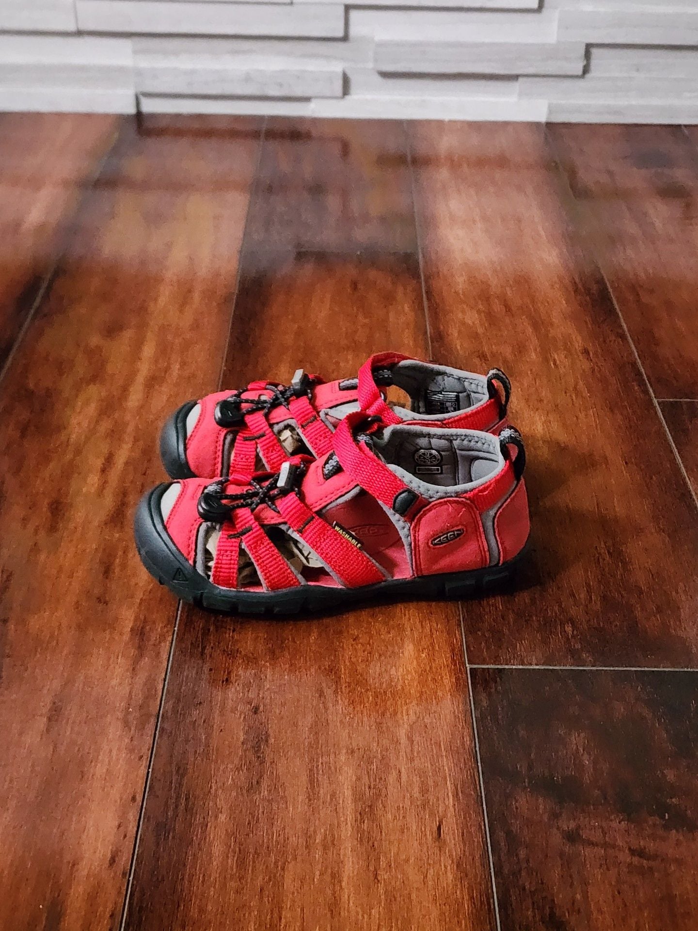 KEEN Kids Newport H2 Sandals – Red – Size 12 5