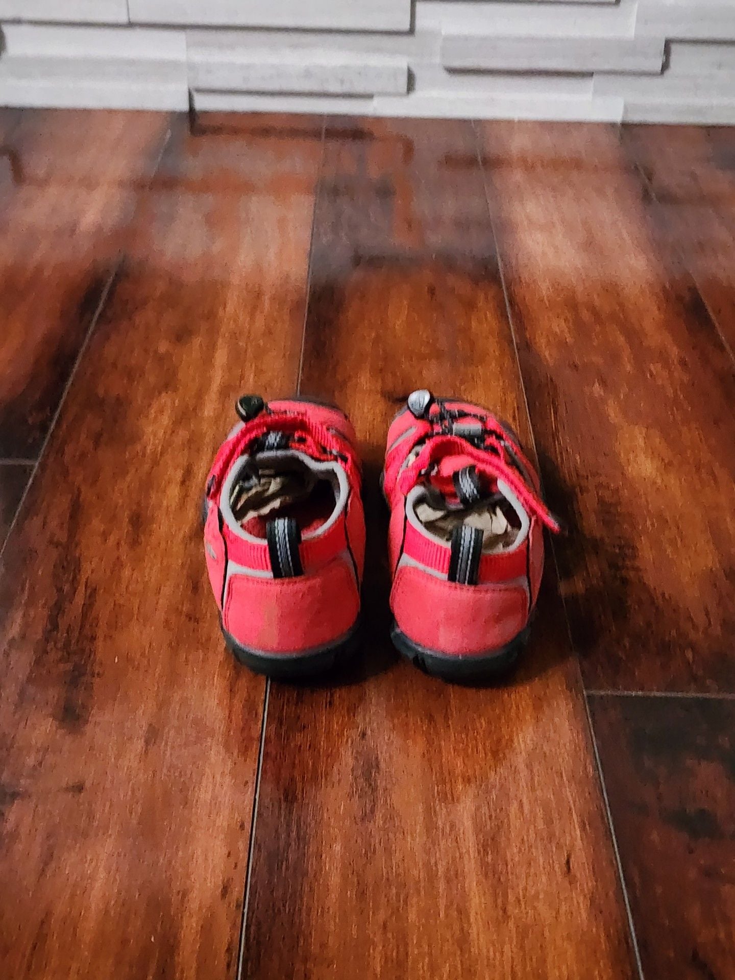 KEEN Kids Newport H2 Sandals – Red – Size 12 6